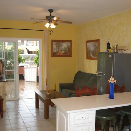 With One Bedroom In Arona, With Pool Access And Furnished Te Arona (Tenerife)